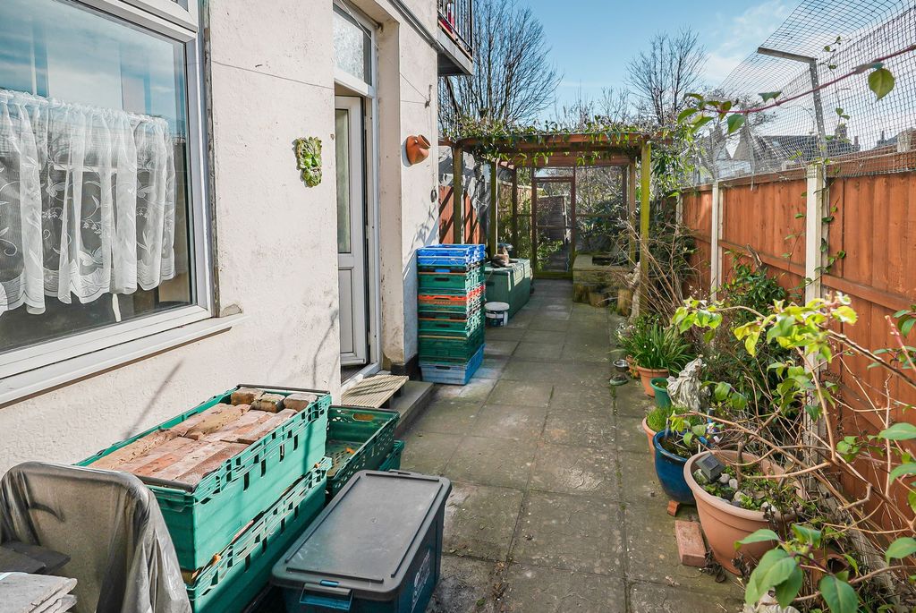 Property photo 2 of 16