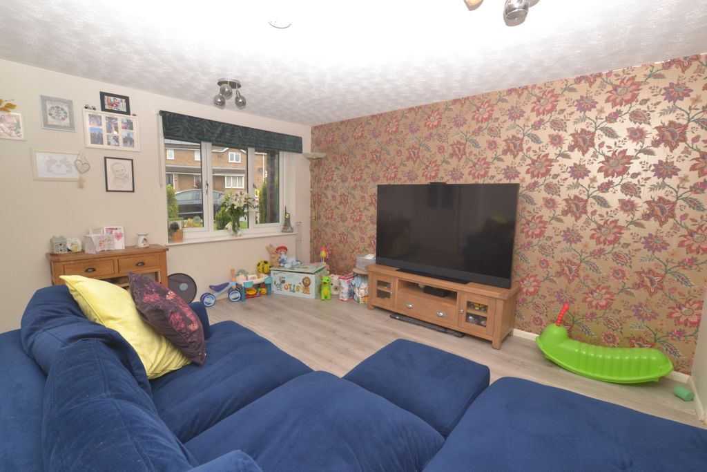 Property photo 2 of 21