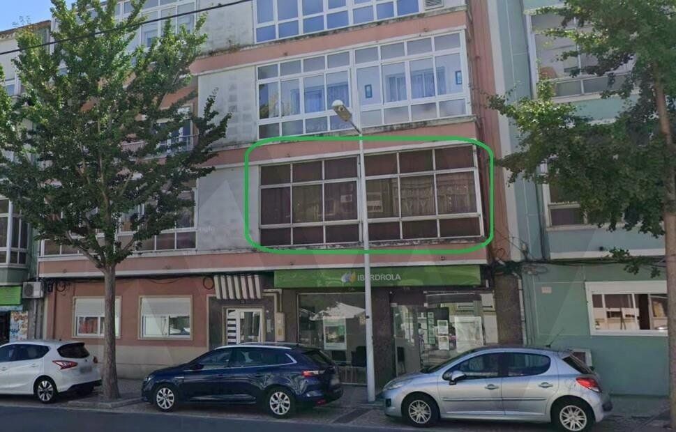 Property photo 1 of 25 T2+1 Apartment For Sale In Almada