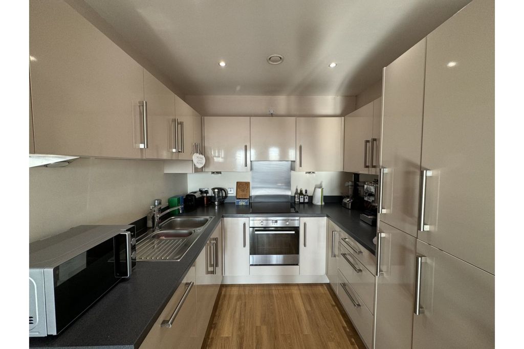 Property photo 2 of 10 Kitchen