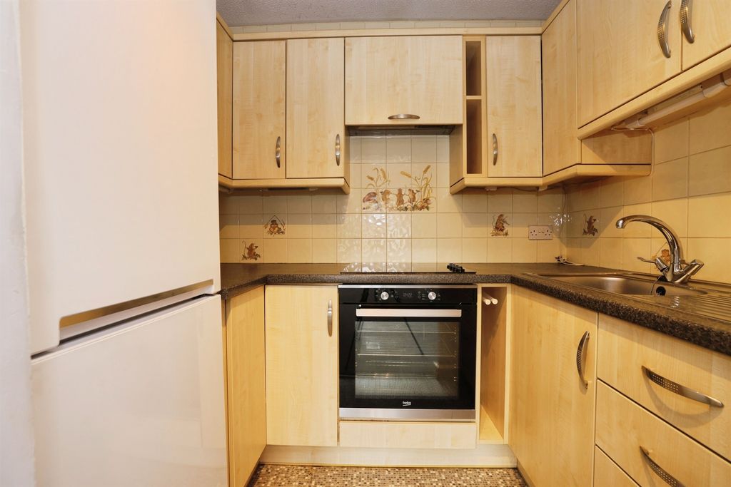 Property photo 2 of 11