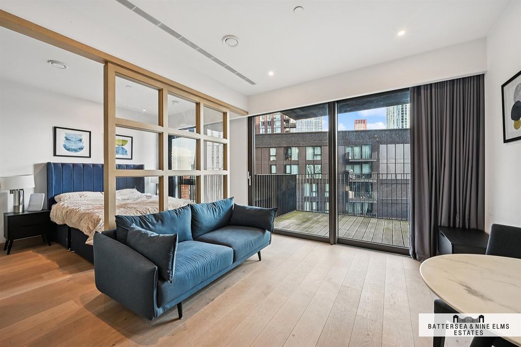 Property photo 2 of 25