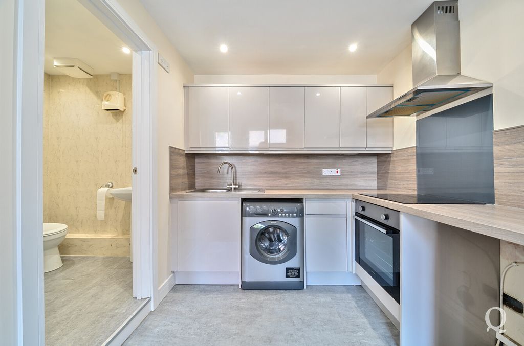 Property photo 3 of 20 2d652726-B695-4Be...