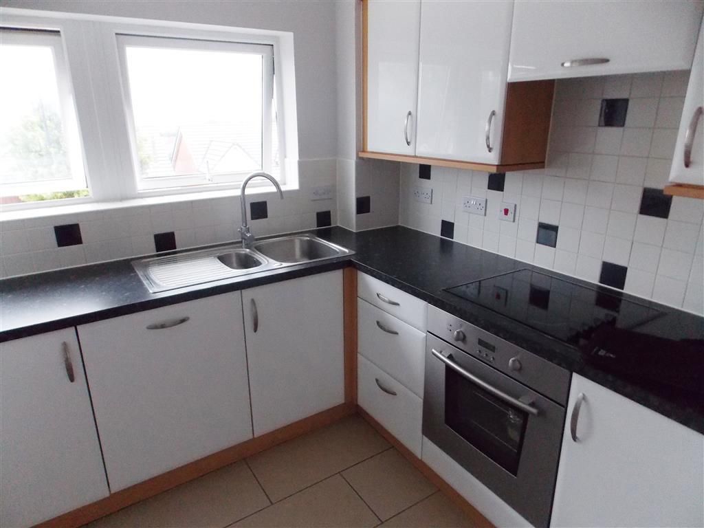 Property photo 2 of 6 Kitchen