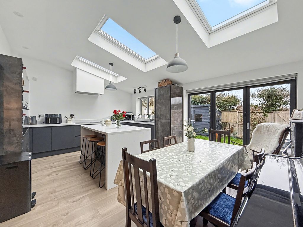 Property photo 3 of 13 Img3807