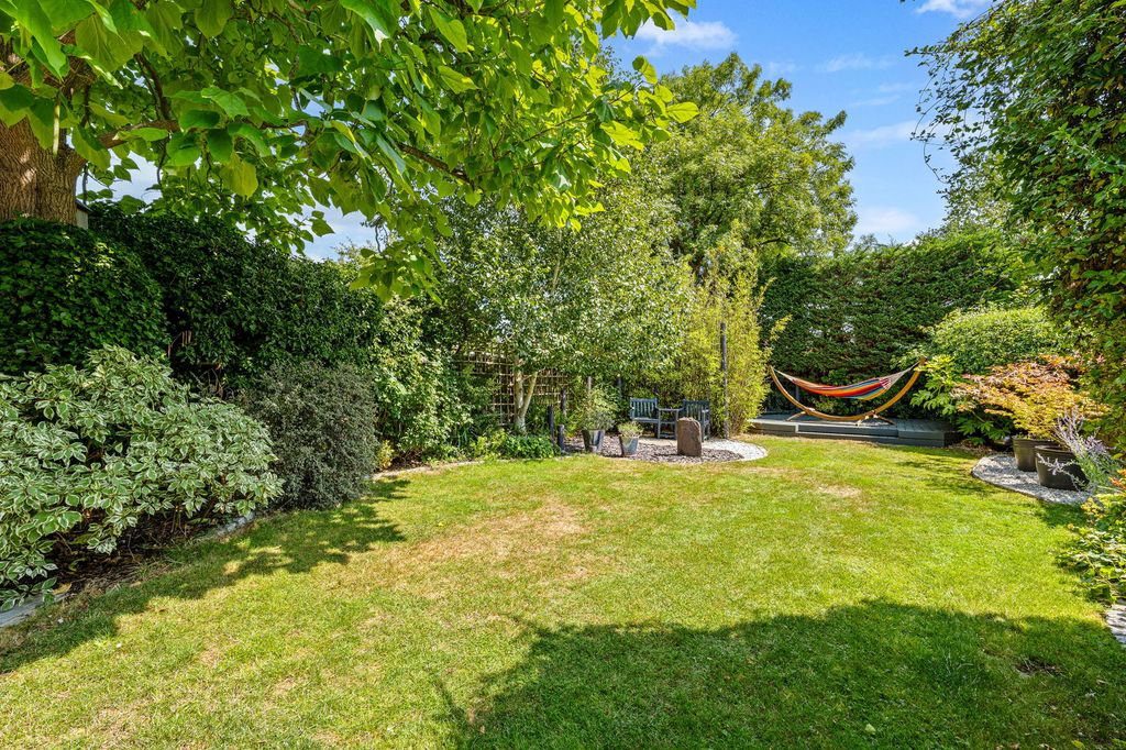 Property photo 2 of 27