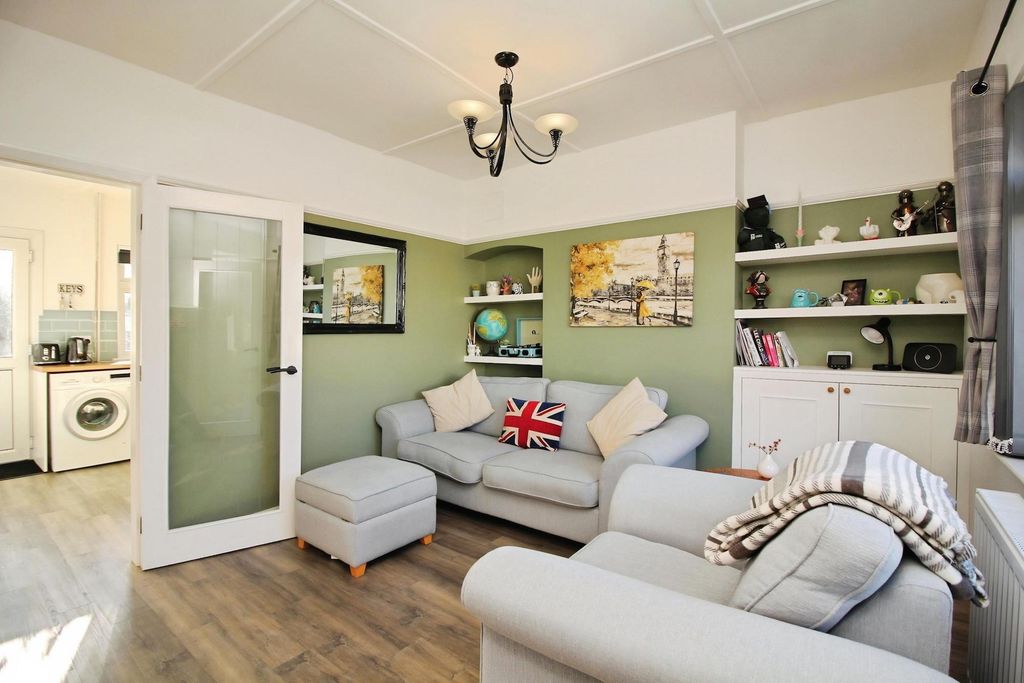 Property photo 3 of 21