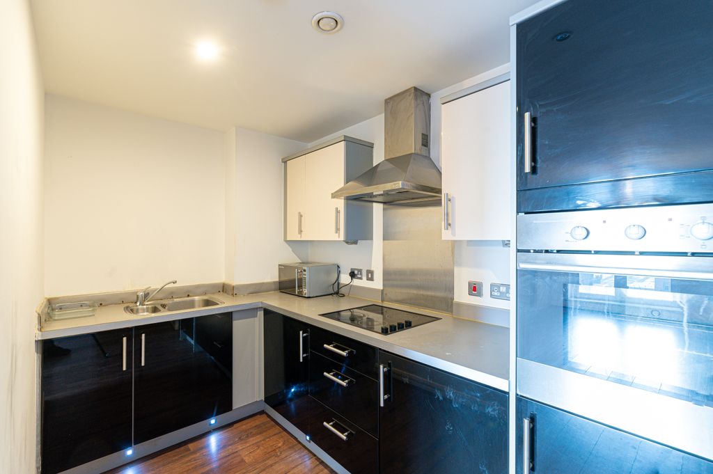 Property photo 3 of 11 05