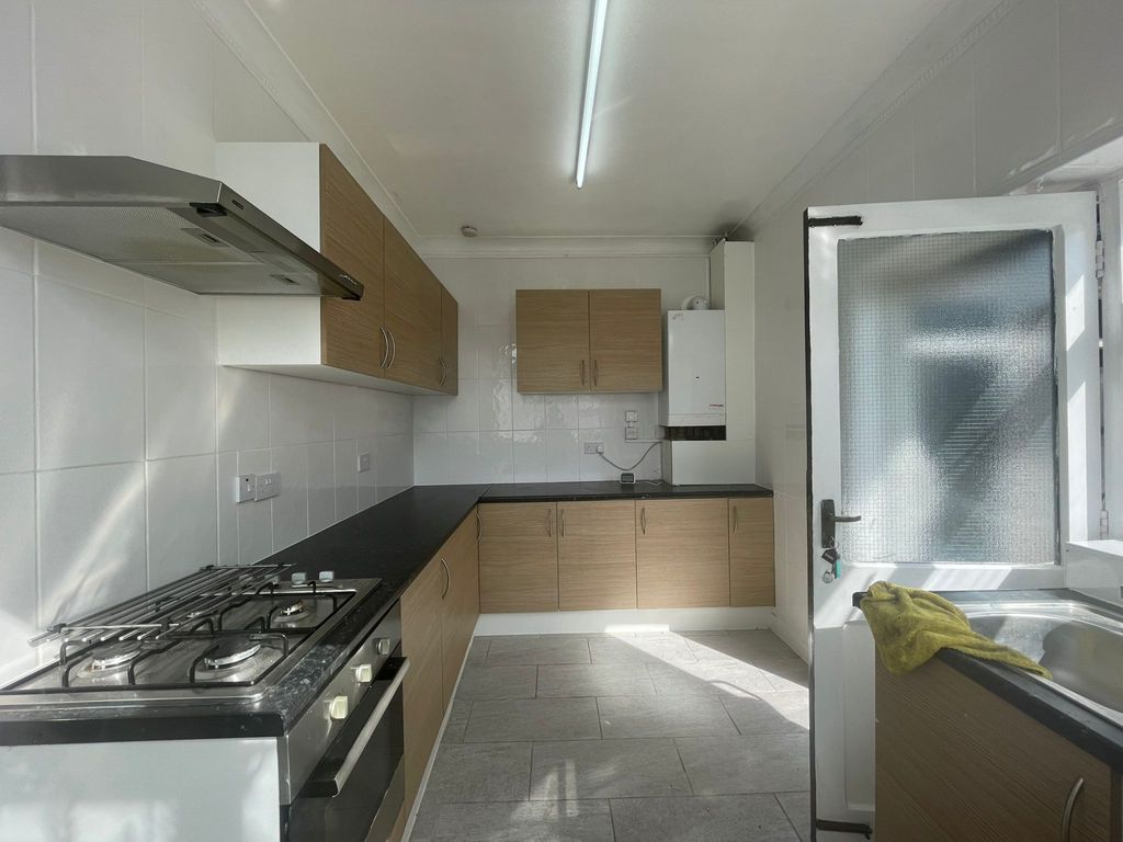 Property photo 3 of 25 Gallery