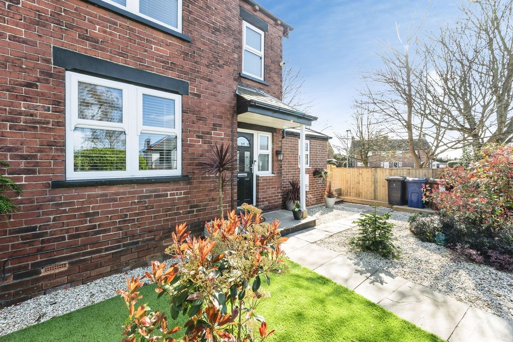 Property photo 3 of 32