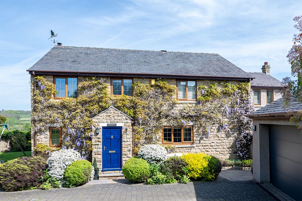 Property photo 2 of 30