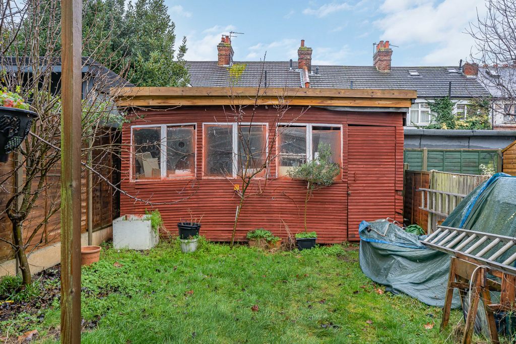 Property photo 3 of 28