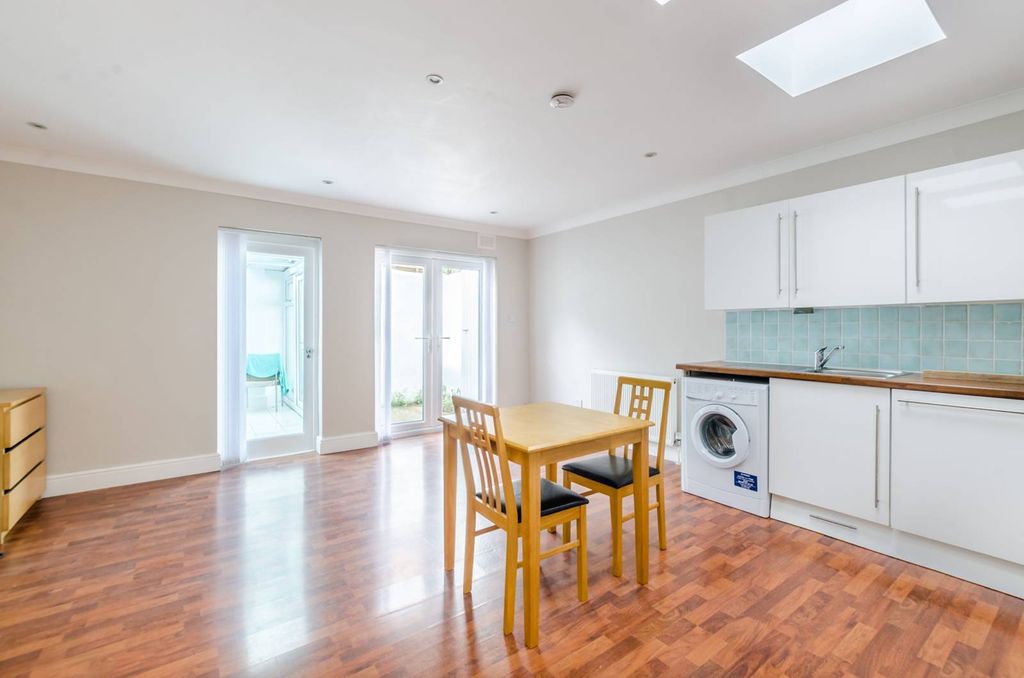 Property photo 1 of 5