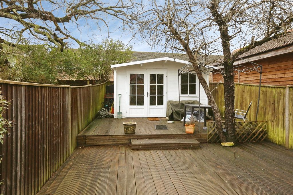 Property photo 2 of 16 Picture No. 12