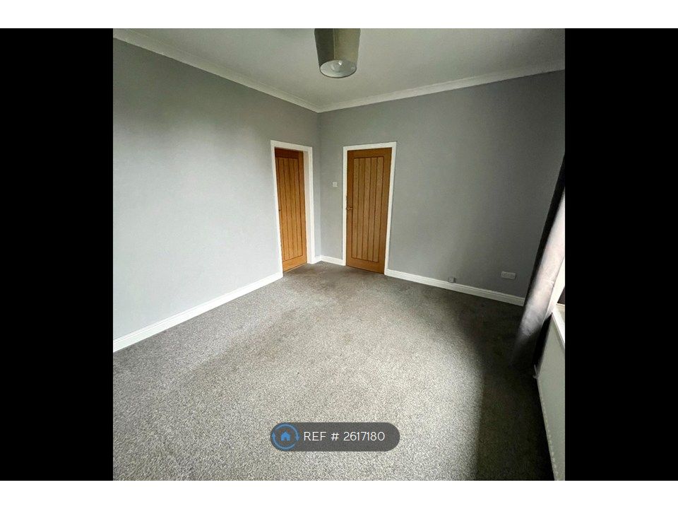 Property photo 3 of 14 Living Room