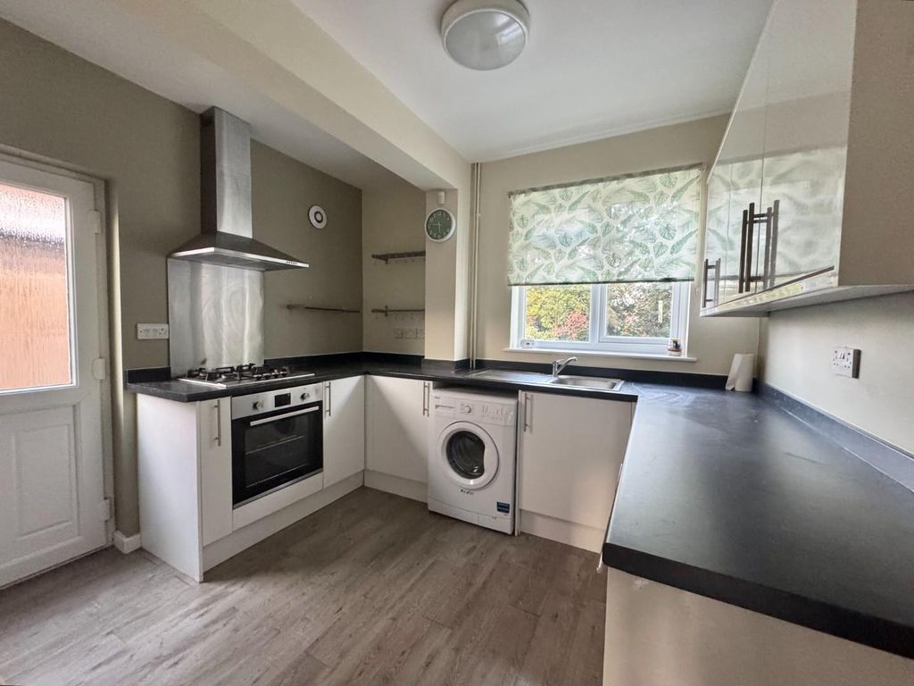 Property photo 3 of 11 2
