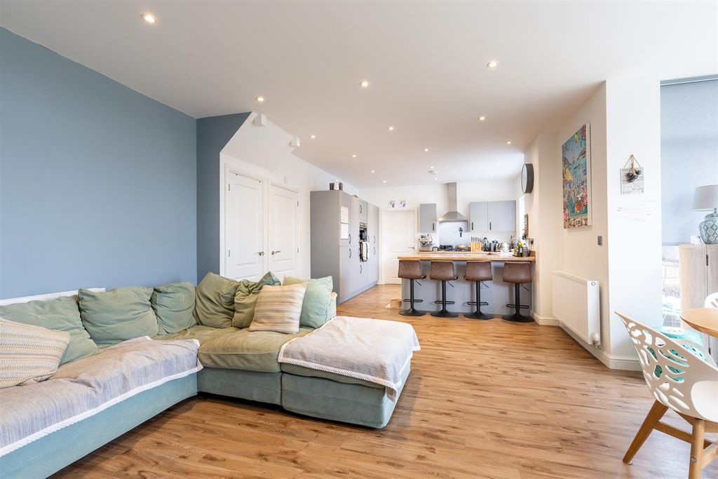 Property photo 3 of 33 93Mckelveyway-10.Jpg