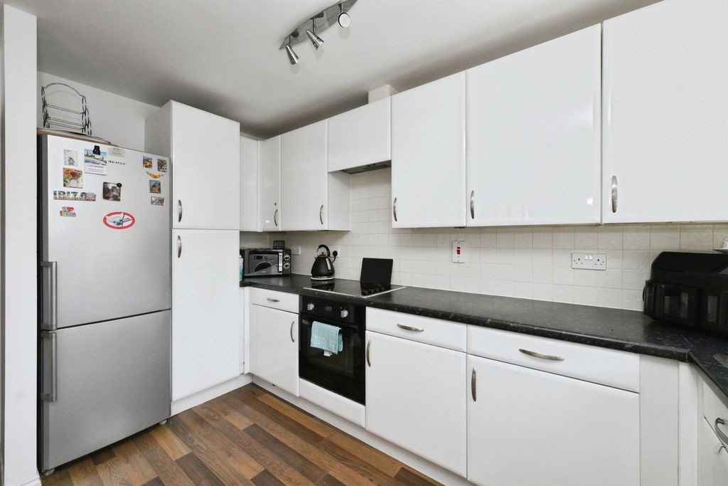 Property photo 3 of 15