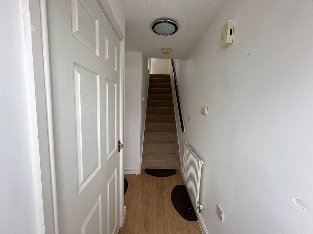 Property photo 2 of 9 Hallway