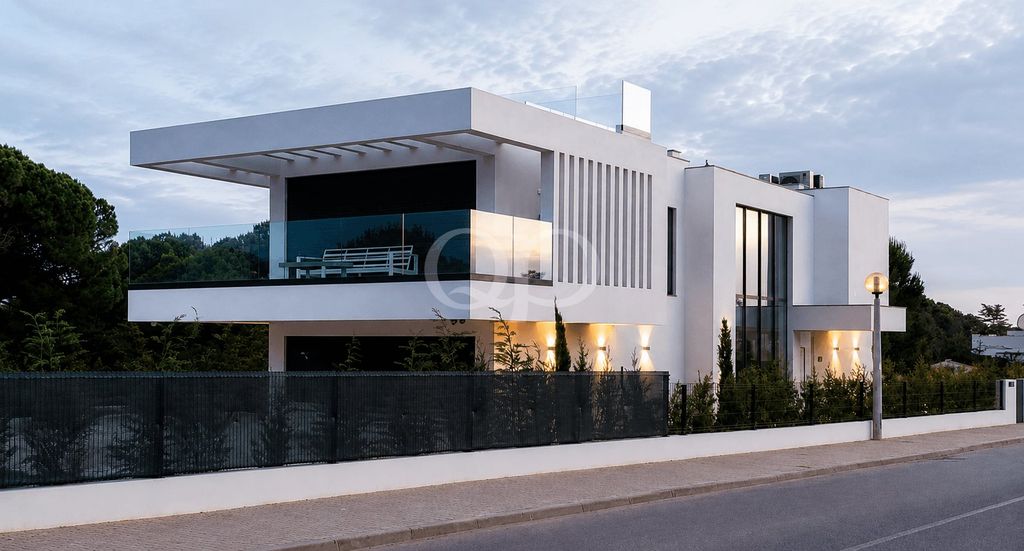 Property photo 1 of 60 Contemporary Villa With Rooftop Sea Views In Quinta Jacintin