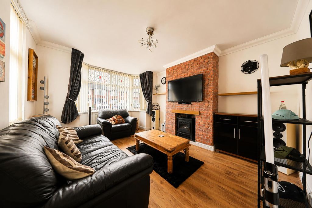 Property photo 2 of 21