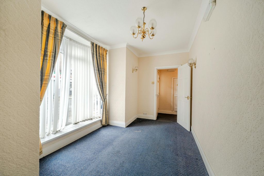 Property photo 3 of 6 1501003-12-6A71F7c84E49c.Jpg
