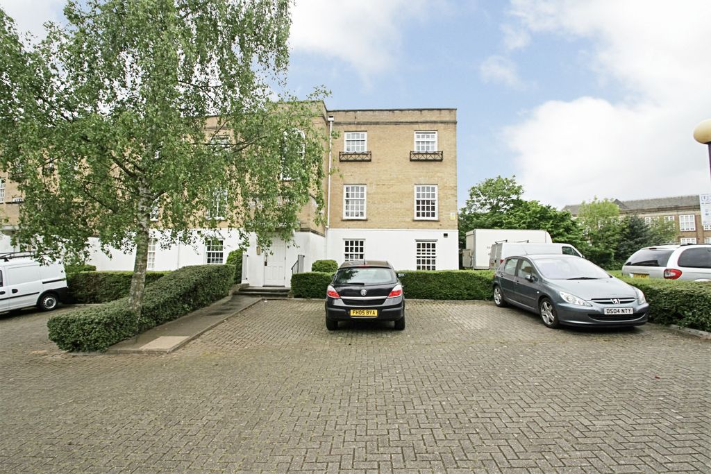 Property photo 1 of 5