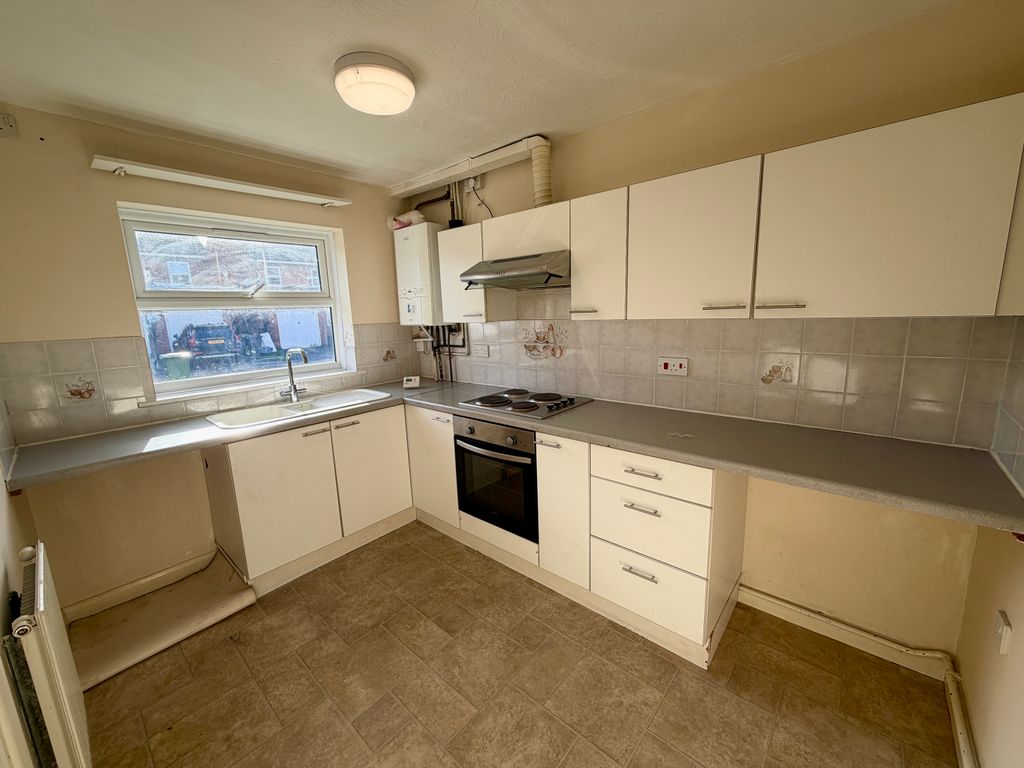 Property photo 2 of 8 Kitchen