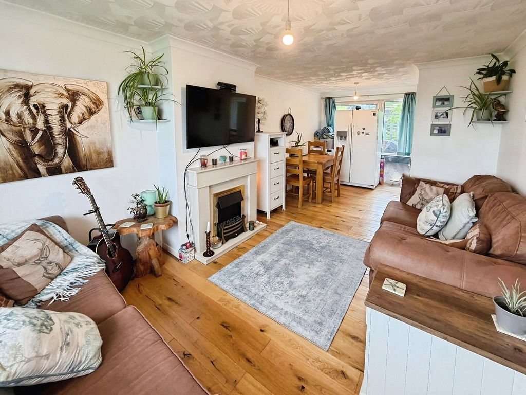 Property photo 2 of 26