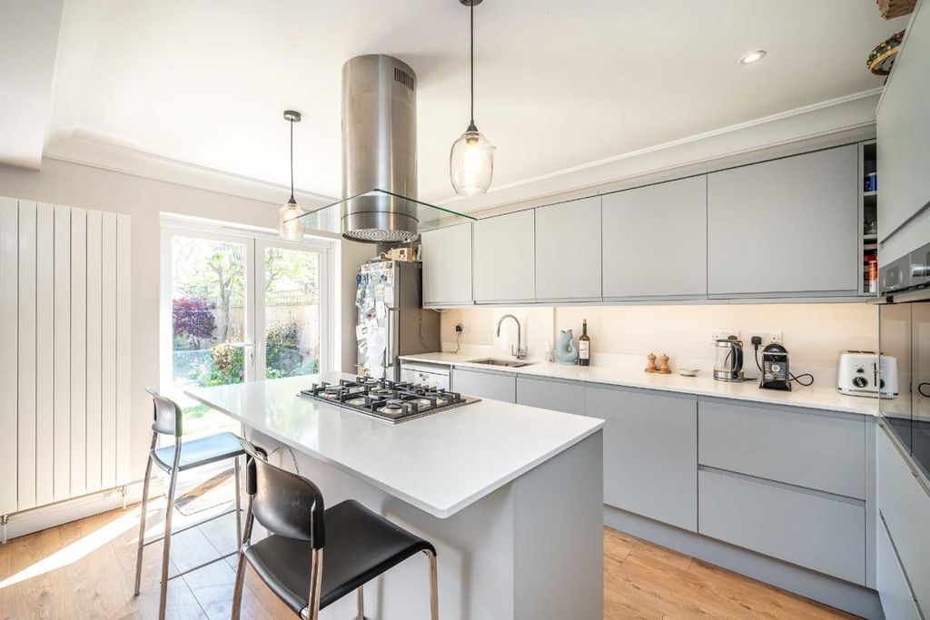 Property photo 3 of 9