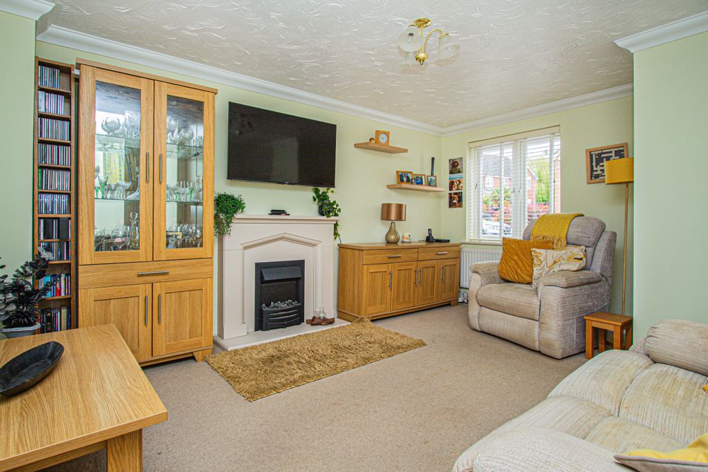 Property photo 2 of 14 Lounge