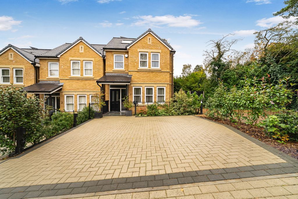 Property photo 1 of 23