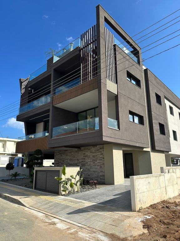Property photo 2 of 19