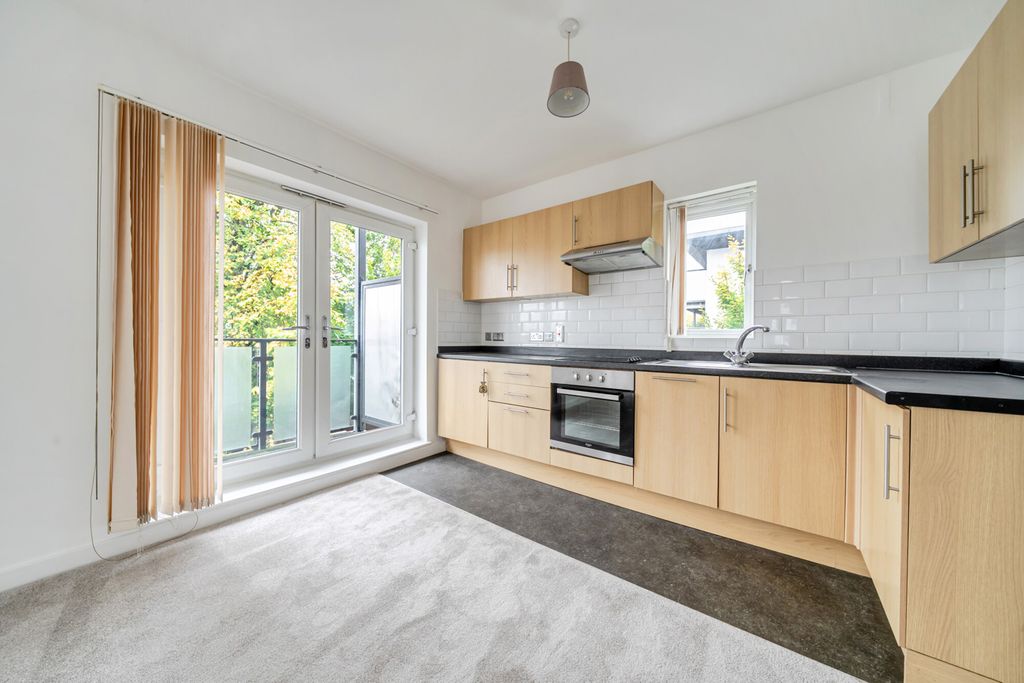 Property photo 3 of 20 Kitchen