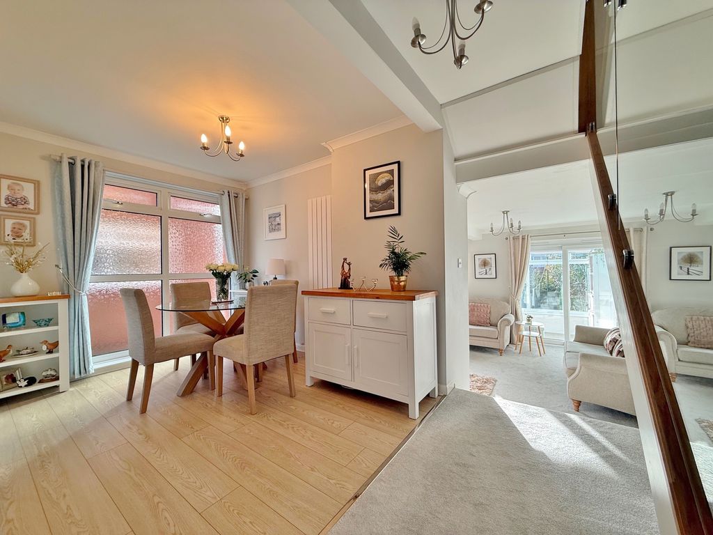 Property photo 2 of 23