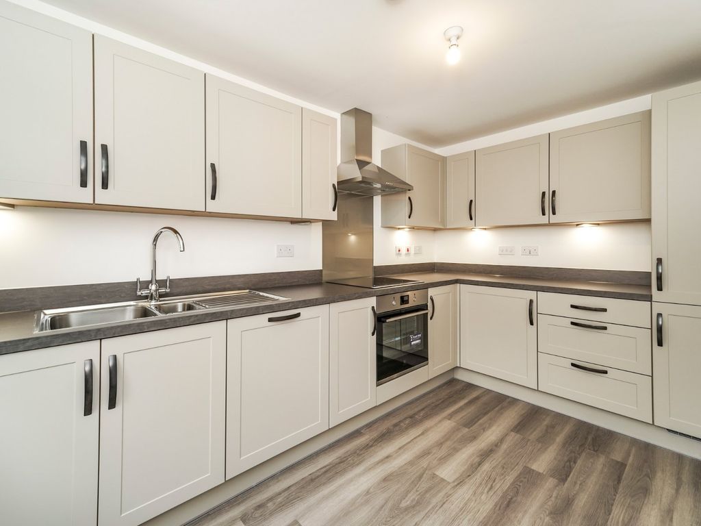 Property photo 2 of 19 Picture No. 27