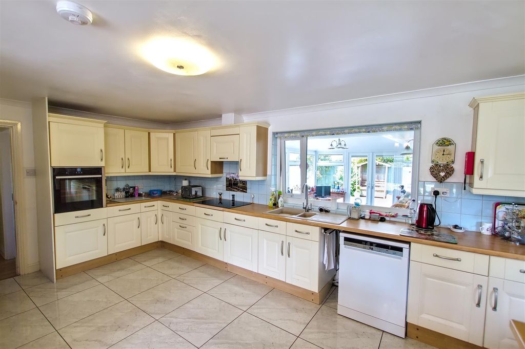 Property photo 2 of 69 Kitchen