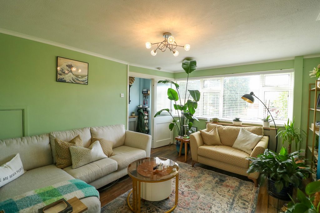 Property photo 2 of 18 Living Area