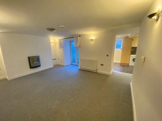 Property photo 3 of 8 4 Conn.Jpg