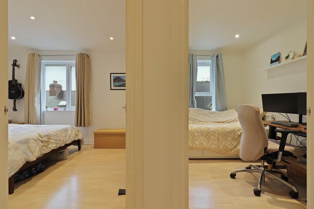 Property photo 3 of 21 Hallway