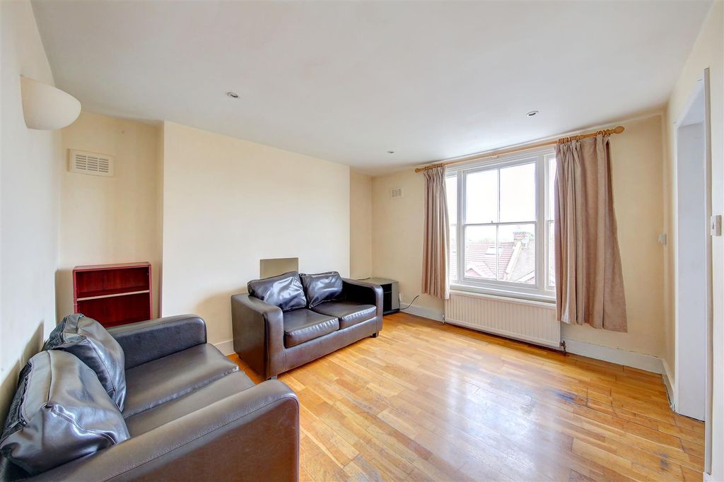 Property photo 1 of 8 9c_Hayter_Road_Recep