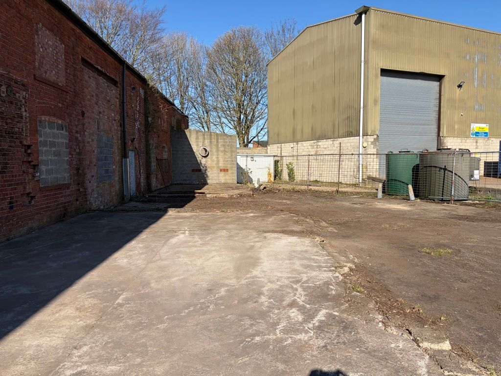 Property photo 3 of 12 Photo 6