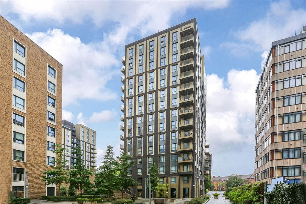 Property photo 1 of 13 External.Jpeg