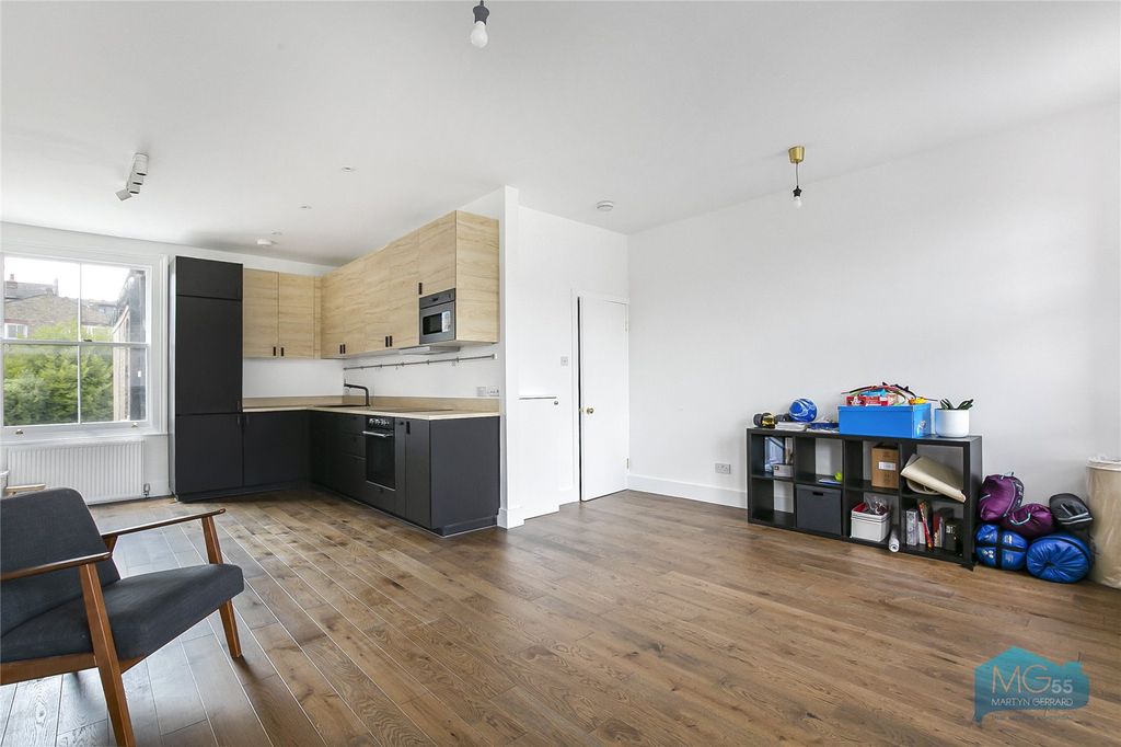 Property photo 3 of 16 Picture No. 03