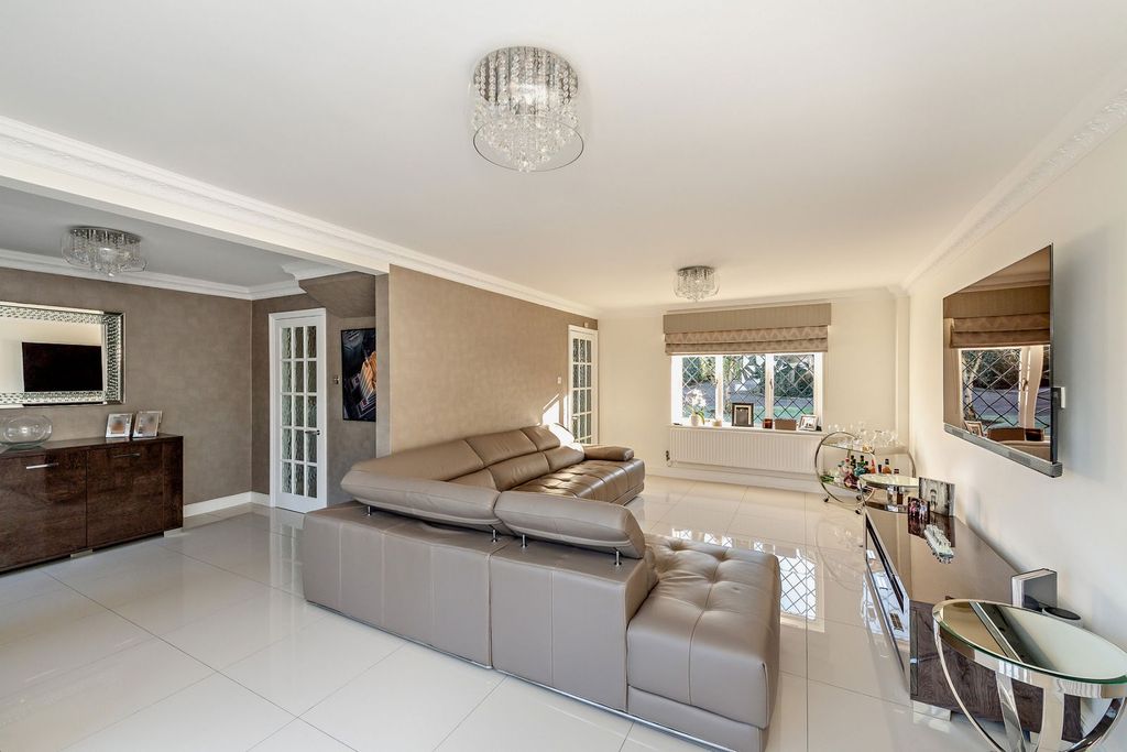 Property photo 2 of 14