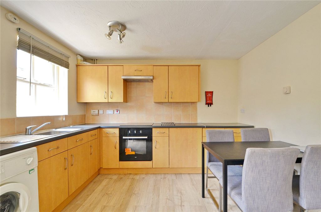 Property photo 2 of 10 Picture No. 12