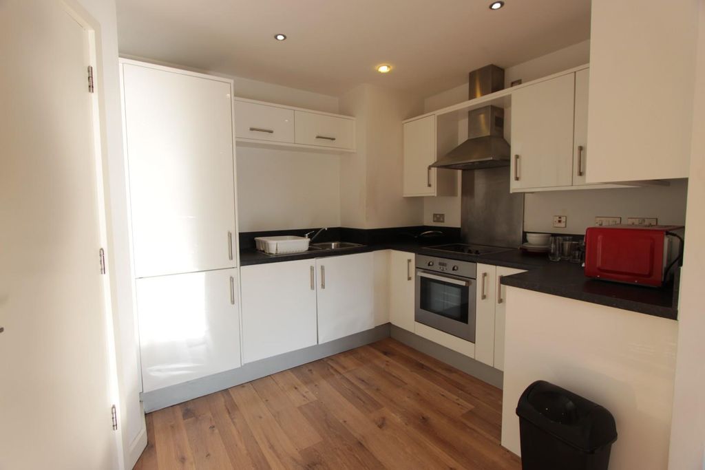 Property photo 2 of 7 Kitchen.Jpg