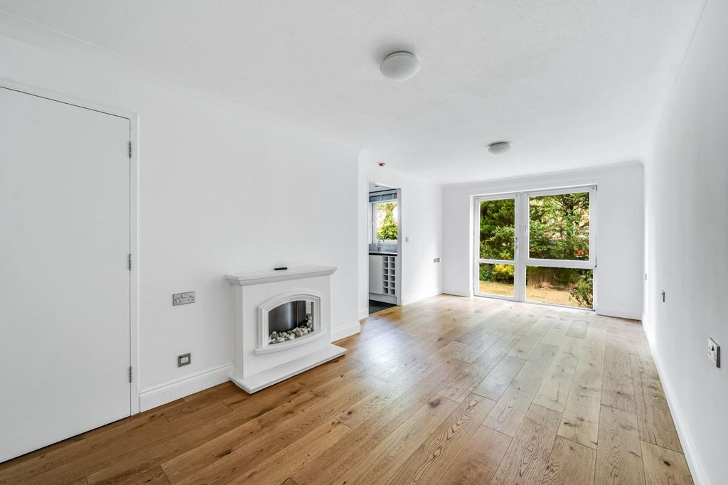 Property photo 1 of 7 30 Homecross House-3.Jpg