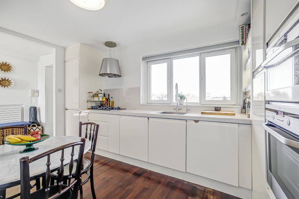 Property photo 2 of 14 Picture No. 15