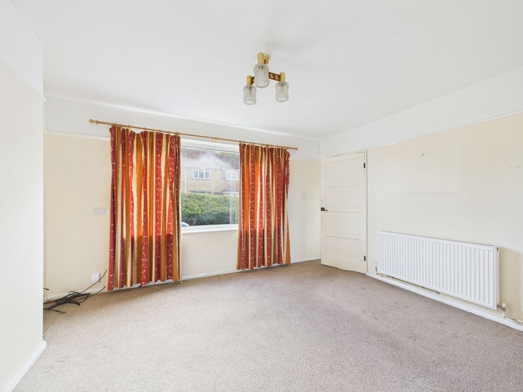 Property photo 3 of 8 Gallery